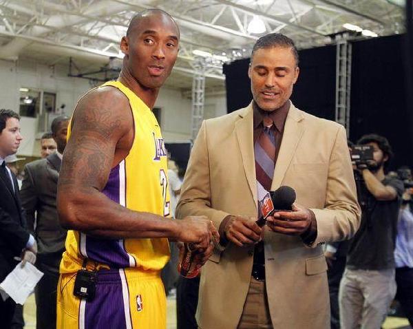 在攻防两端 在攻防两端